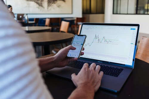 What are Trading Platforms: Types and Key Features